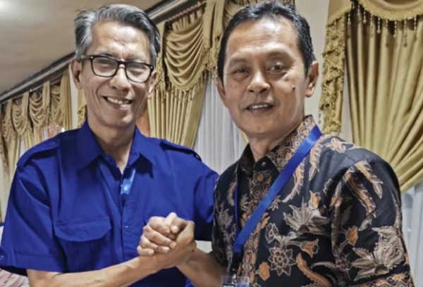 Ketua DKP PWI dan Ketua PWI Sumbar Zul Effendi-Widya Navies
